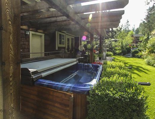 Craftsman Pool Home - 5 Bdrm w/ Pool HT - Kelowna