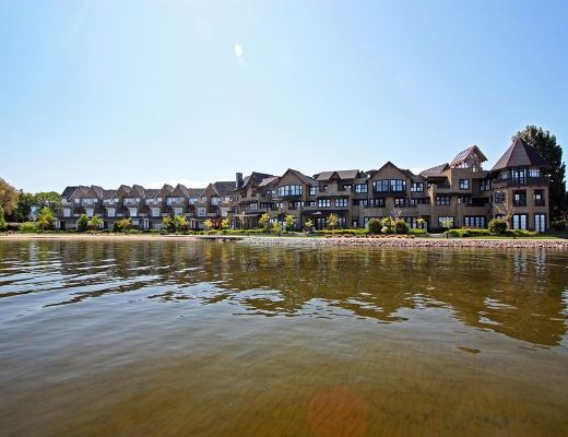 Mission Shores - Terrace Suite - 3 Bdrm + Den - Kelowna