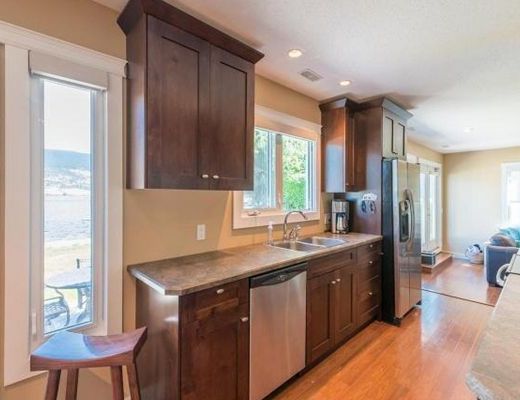 Summerland Family Retreat - 4 Bdrm - Summerland