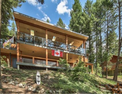 Heffley Lake Cottage II - 4 Bdrm - Heffley Lake