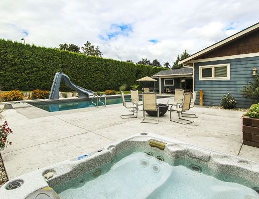 Family Oasis - 4 Bdrm w/ Pool HT - Kelowna