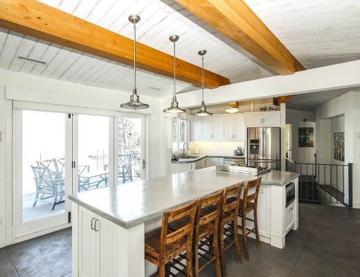 The Beach House - 5 Bdrm HT plus Boat Lift - Kelowna (CVH)