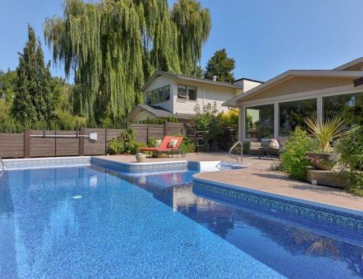 Slice of Heaven - 4 Bdrm w/Pool with Hot Tub - Kelowna