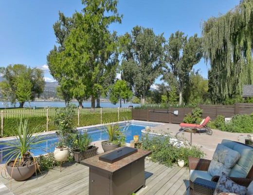 Slice of Heaven - 4 Bdrm w/Pool with Hot Tub - Kelowna