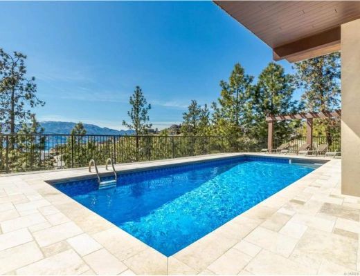 Wine Country Estate - 4 Bdrm HT w/ Pool - West Kelowna