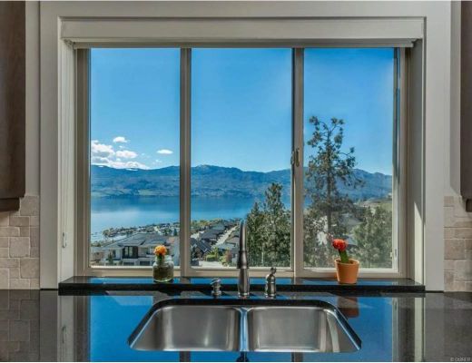 Wine Country Estate - 4 Bdrm HT w/ Pool - West Kelowna