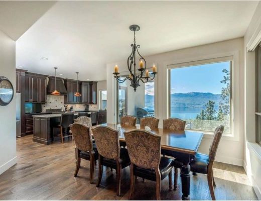 Wine Country Estate - 4 Bdrm HT w/ Pool - West Kelowna