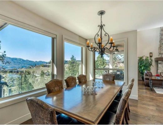 Wine Country Estate - 4 Bdrm HT w/ Pool - West Kelowna