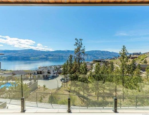 Wine Country Estate - 4 Bdrm HT w/ Pool - West Kelowna