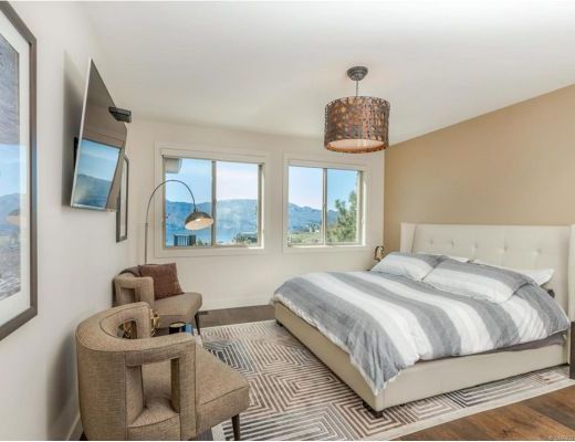 Wine Country Estate - 4 Bdrm HT w/ Pool - West Kelowna