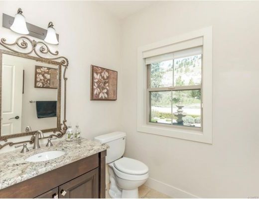 Wine Country Estate - 4 Bdrm HT w/ Pool - West Kelowna