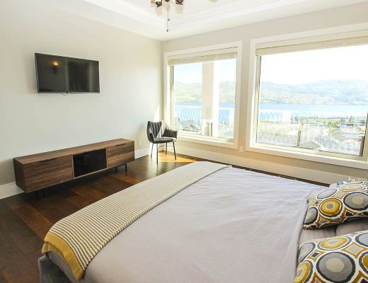 Vista Kelowna - 5 Bdrm HT w/Pool - West Kelowna (CVH)