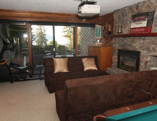 West Coast Oasis - 5 Bdrm w/ Pool - Kelowna