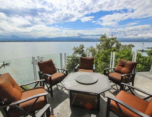 The Beach House - 5 Bdrm HT plus Boat Lift - Kelowna (CVH)