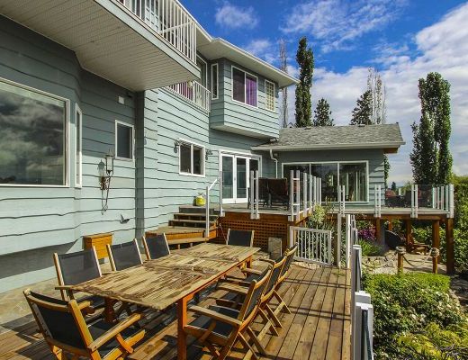 The Beach House - 5 Bdrm HT plus Boat Lift - Kelowna (CVH)