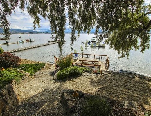 The Beach House - 5 Bdrm HT plus Boat Lift - Kelowna (CVH)