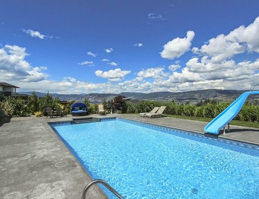 Okanagan Summer - 5 Bedrm w/ Pool and HT - Kelowna