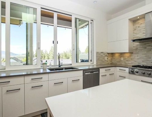 Modern Oasis - 3 Bdrm - Kelowna