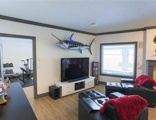 Diamond View - 5 Bdrm w/Heated Pool HT - Kelowna