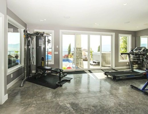 Blue Sky Retreat - 4 Bdrm w/ Pool HT - Kelowna