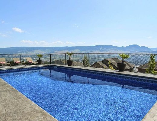 Blue Sky Retreat - 4 Bdrm w/ Pool HT - Kelowna