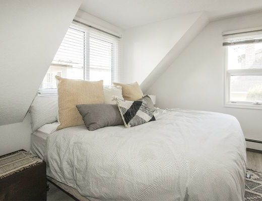 The White House - 5 Bedroom with Boat Lift - Kelowna