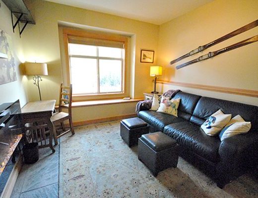 Fairways Drive White Pines - 4 Bdrm HT - Sun Peaks (TM 15)