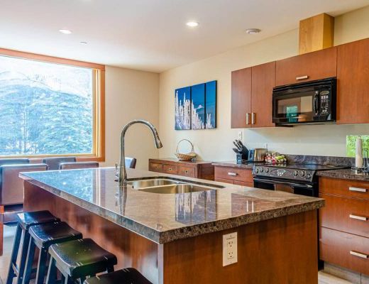 Kookaburra Lodge #204 - 2 Bdrm HT - Sun Peaks