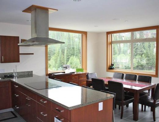 Kookaburra Lodge #302 - 3 Bdrm HT - Sun Peaks