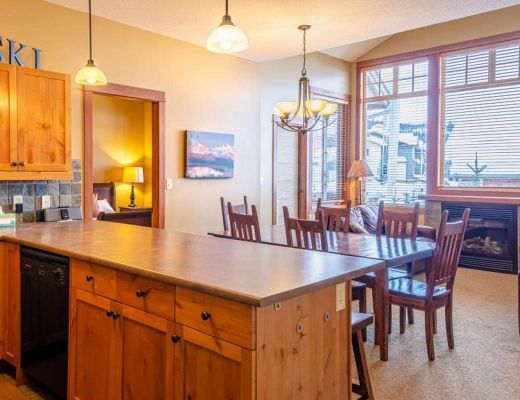 Settlers Crossing #11 - 2 Bdrm HT - Sun Peaks