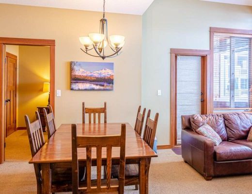 Settlers Crossing #11 - 2 Bdrm HT - Sun Peaks