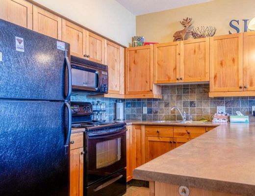 Settlers Crossing #11 - 2 Bdrm HT - Sun Peaks