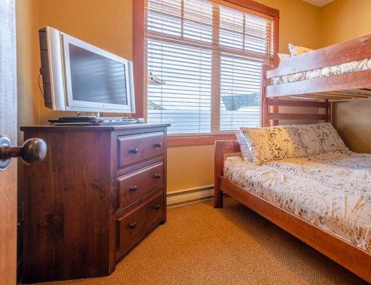 Settlers Crossing #11 - 2 Bdrm HT - Sun Peaks