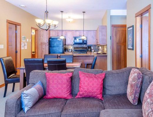 Settlers Crossing #61 - 2 Bdrm HT - Sun Peaks