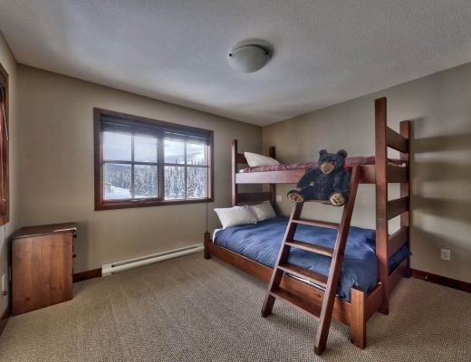 Trapper's Landing #27 - 3 Bdrm + Den HT - Sun Peaks