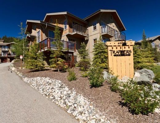 Trapper's Landing #27 - 3 Bdrm + Den HT - Sun Peaks