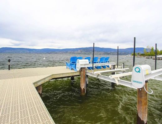 Lakestay - 4 Bdrm w/boat lift - Kelowna (CVH)