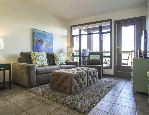 Playa del Sol  - 1 Bdrm + Den Lakeside and Pool Level - Kelowna (CVH)