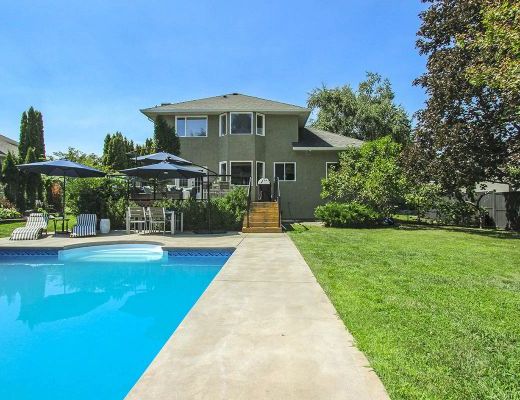 Kelowna Blu - 4 Bdrm w/ Heated Pool - Kelowna (CVH)