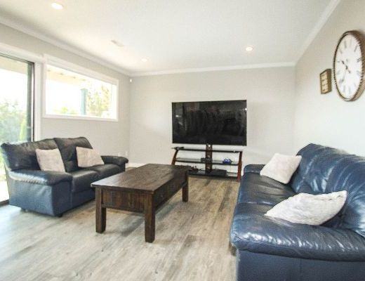 Vista Sol - 4 Bdrm w/ Heated Pool - Kelowna (CVH) 