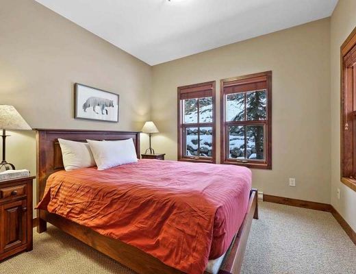 Woodhaven #10 - 4 Bdrm + Den HT - Sun Peaks (TM)