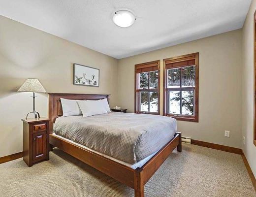 Woodhaven #10 - 4 Bdrm + Den HT - Sun Peaks (TM)