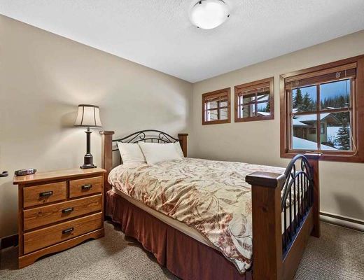 Woodhaven #25 - 2 Bdrm + Den HT - Sun Peaks (TM)