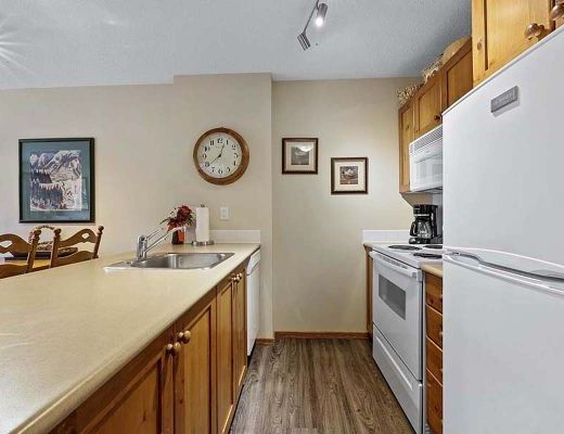 Fireside Lodge #220 - 1 Bdrm - Sun Peaks (TM)