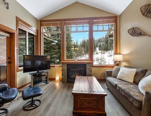 Settlers Crossing #14 - 2 Bdrm HT - Sun Peaks (TM)