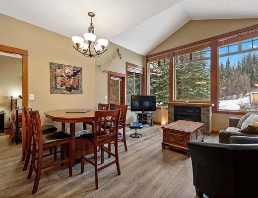 Settlers Crossing #14 - 2 Bdrm HT - Sun Peaks (TM)