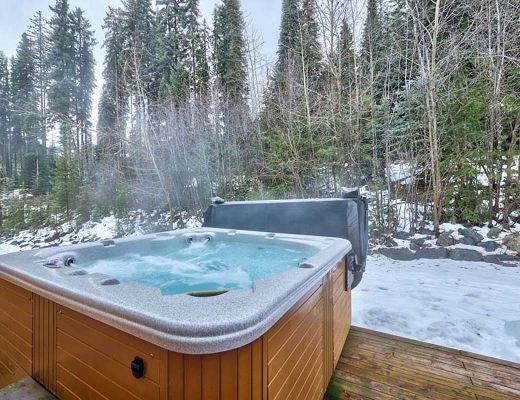 Snow Creek Village #21 - 3 Bdrm + Den HT - Sun Peaks (TM)