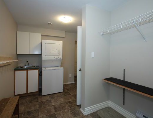 Silver Song - 6 Bdrm HT (E) - Silver Star (VC)