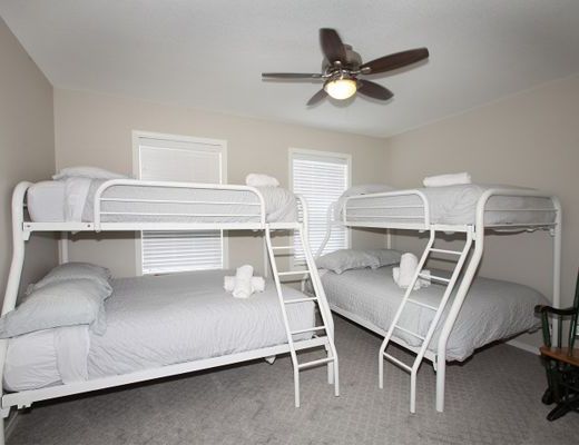 Silver Song - 6 Bdrm HT (E) - Silver Star (VC)