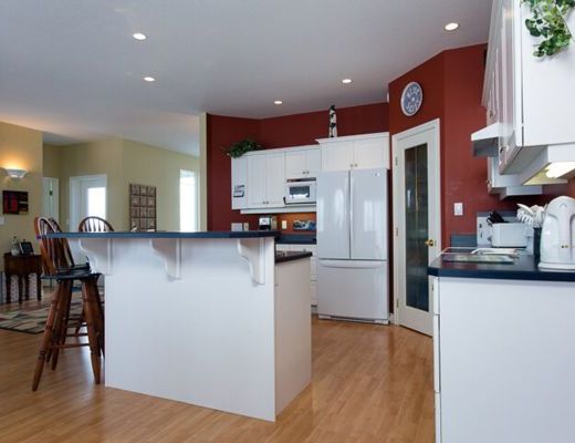 Blue Skies Main - 3 Bdrm + Den HT (E) - Silver Star (VC)